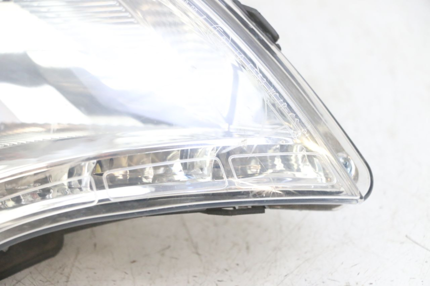 photo de FARO ANTERIORE PEUGEOT SATELIS 125 (2013 - 2018)