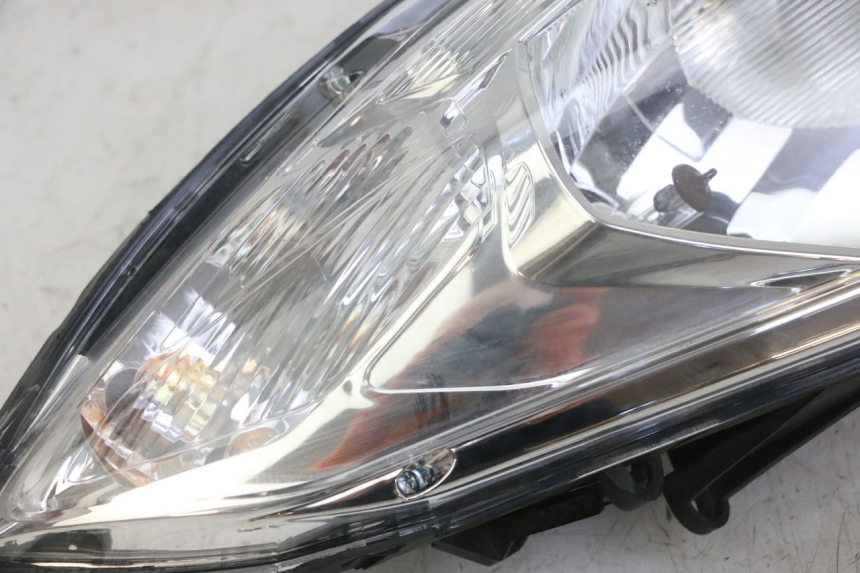 photo de FARO ANTERIORE PEUGEOT SATELIS 125 (2013 - 2018)