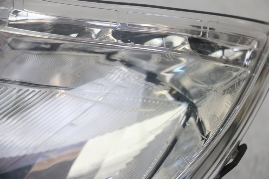 photo de FARO ANTERIORE PEUGEOT SATELIS 125 (2013 - 2018)