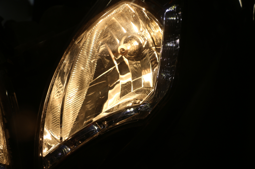 photo de FARO ANTERIORE PEUGEOT SATELIS 125 (2013 - 2018)