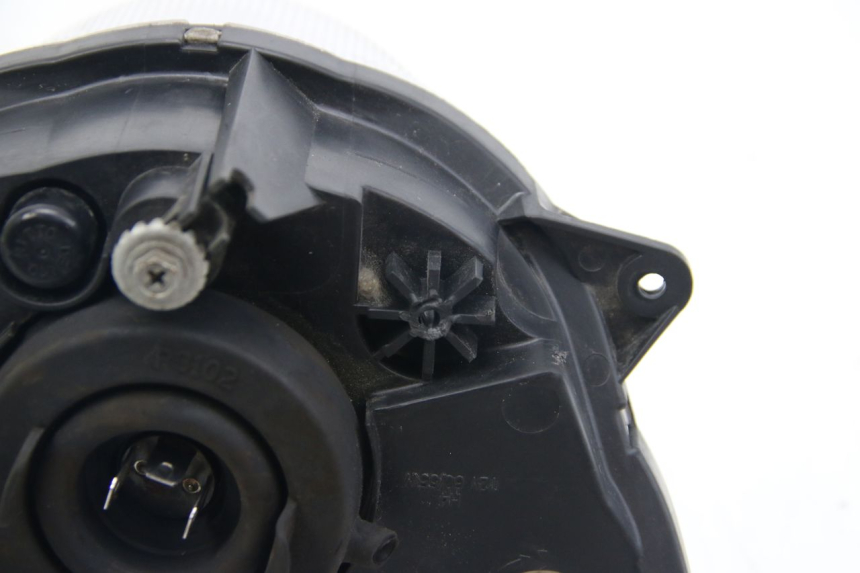 photo de FANALE ANTERIORE SUZUKI SIXTEEN 125 (2008 - 2010)