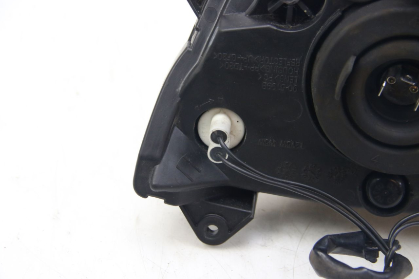 photo de FANALE ANTERIORE SUZUKI SIXTEEN 125 (2008 - 2010)