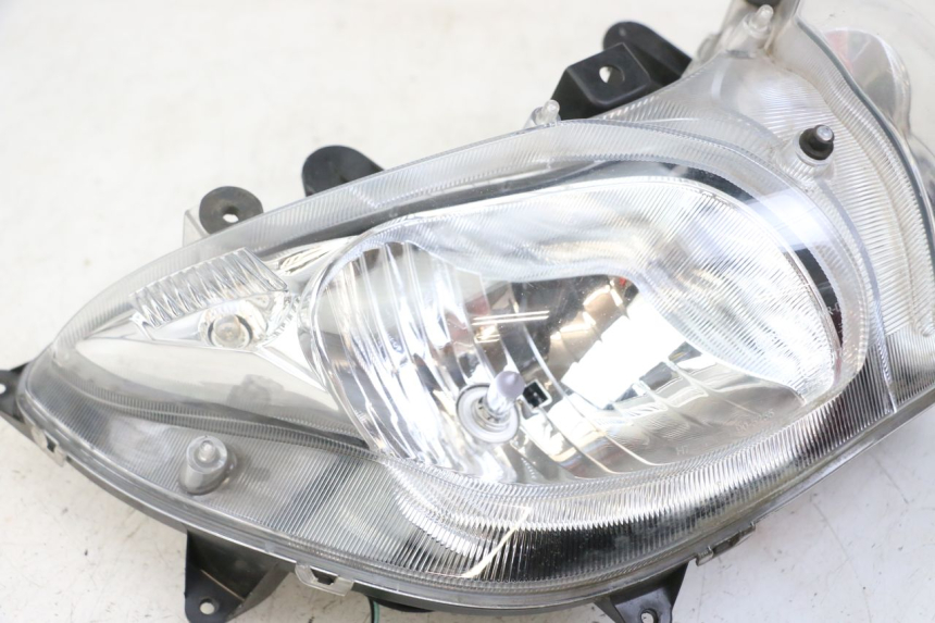 photo de FARO ANTERIORE SUZUKI BURGMAN 125 (2018 - 2021)