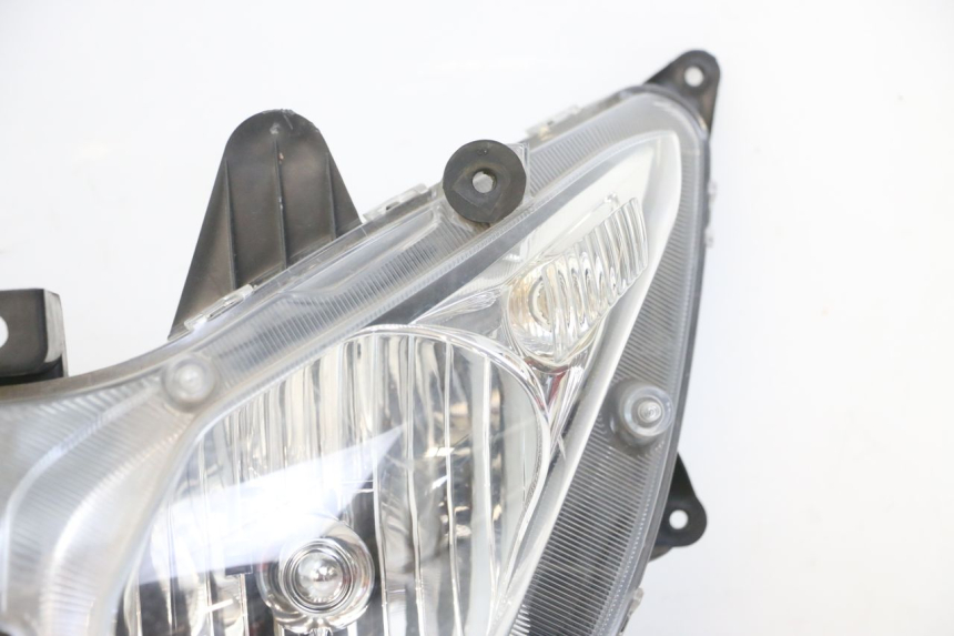 photo de FARO ANTERIORE SUZUKI BURGMAN 125 (2018 - 2021)