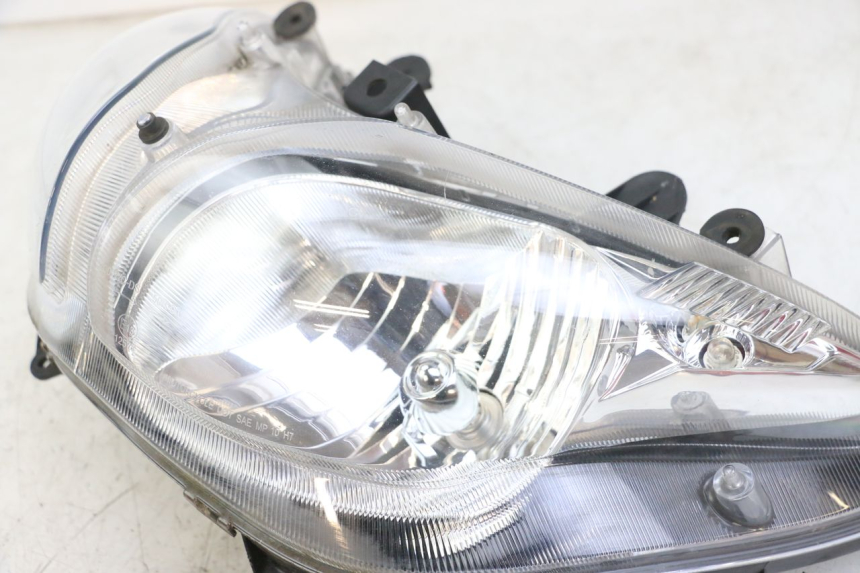 photo de FARO ANTERIORE SUZUKI BURGMAN 125 (2018 - 2021)