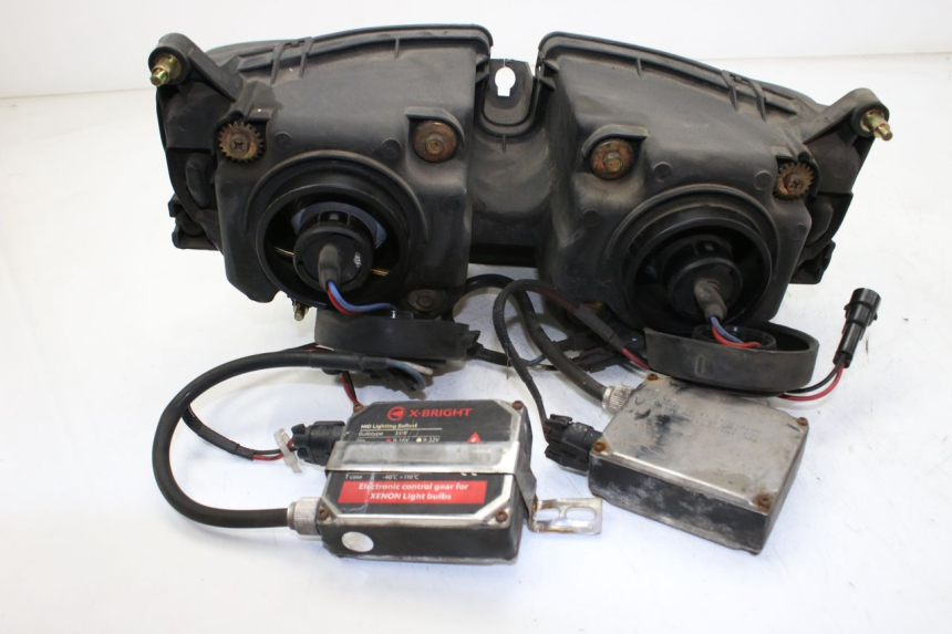 photo de FARO ANTERIORE SUZUKI GSF S BANDIT 600 (2000 - 2004)