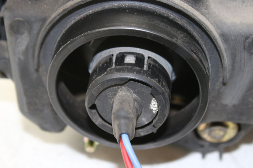 photo de FARO ANTERIORE SUZUKI GSF S BANDIT 600 (2000 - 2004)