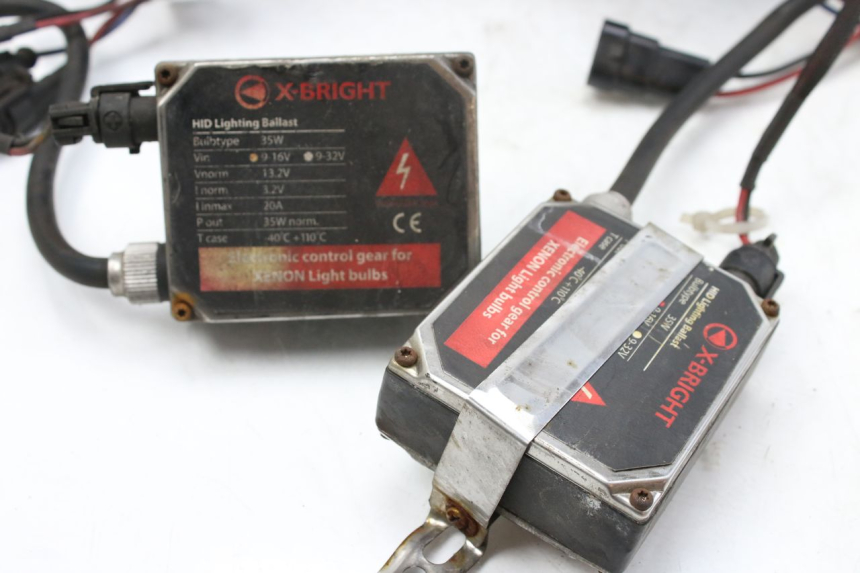 photo de FARO ANTERIORE SUZUKI GSF S BANDIT 600 (2000 - 2004)
