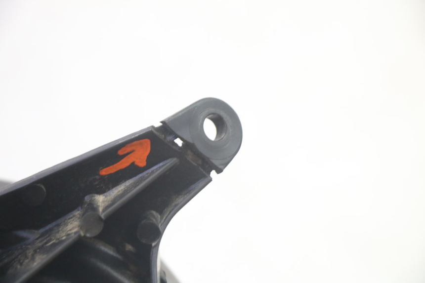 photo de FARO ANTERIORE YAMAHA TDM ABS 900 (2002 - 2014) - Dettagli dei punti di fissaggio