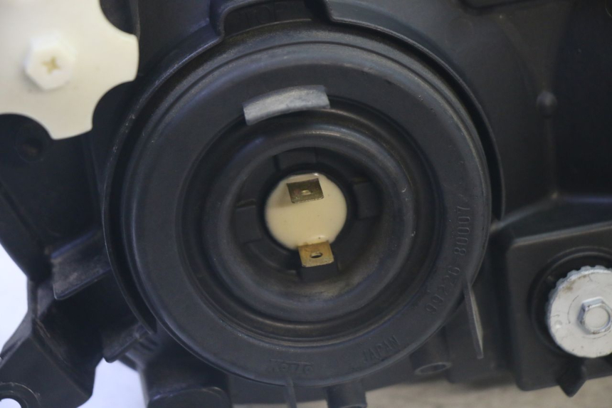 photo de FARO ANTERIORE YAMAHA TDM ABS 900 (2002 - 2014) - Stato della superficie e materiale