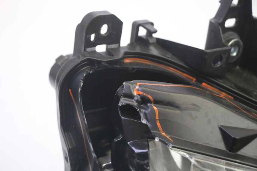 photo de FARO ANTERIORE YAMAHA TRICITY 300 (2020 - 2024) - Primo piano tecnico