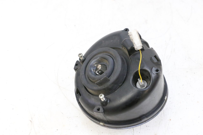 photo de FANALE ANTERIORE PIAGGIO VESPA GTS SUPER IE 125 (2009 - 2016) - Primo piano tecnico