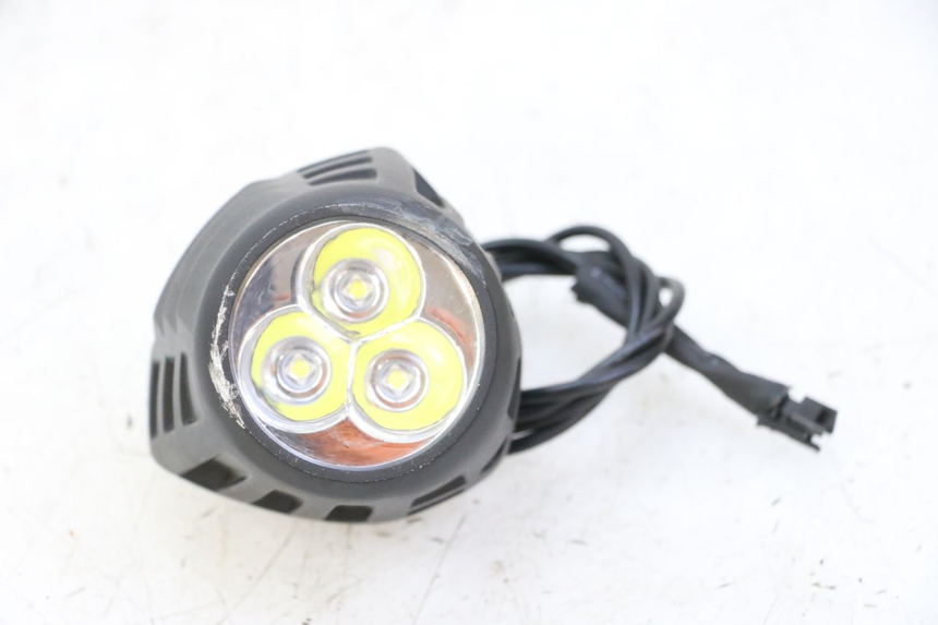 photo de FARO ANTERIORE DUALTRON VICTOR LIMITED 1