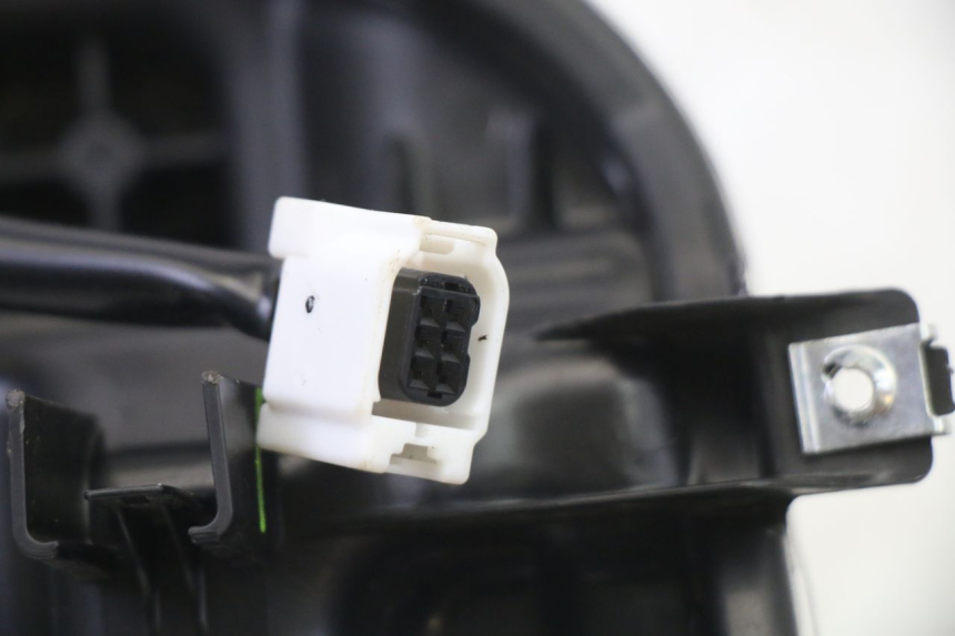 photo de FARO ANTERIORE YAMAHA XMAX X-MAX 125 (2021 - 2025)