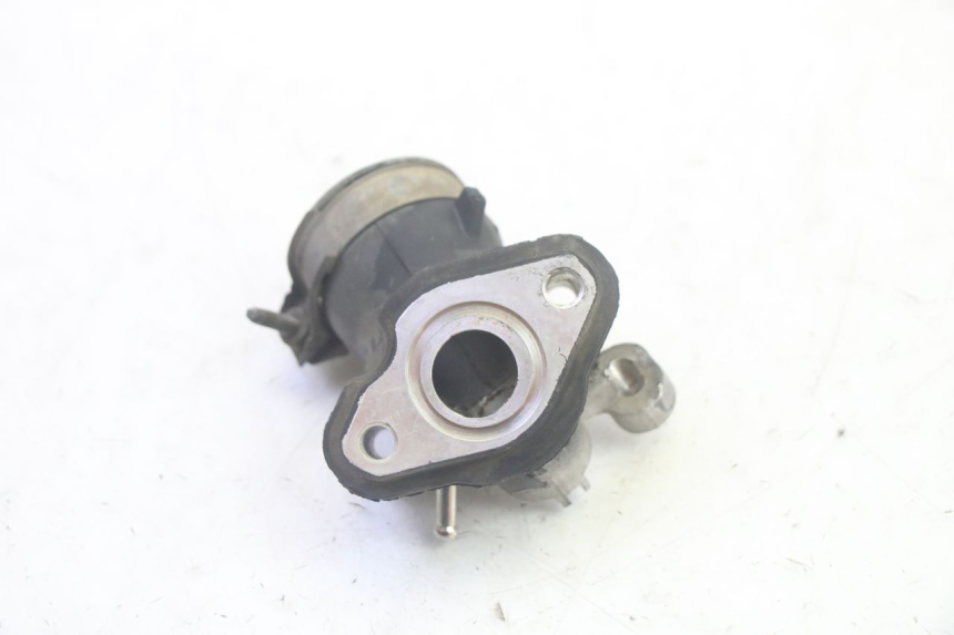 photo de COLLETTORE DI ASPIRAZIONE KYMCO AGILITY 16+ 4T 50 (2018 - 2023) - Altra angolazione