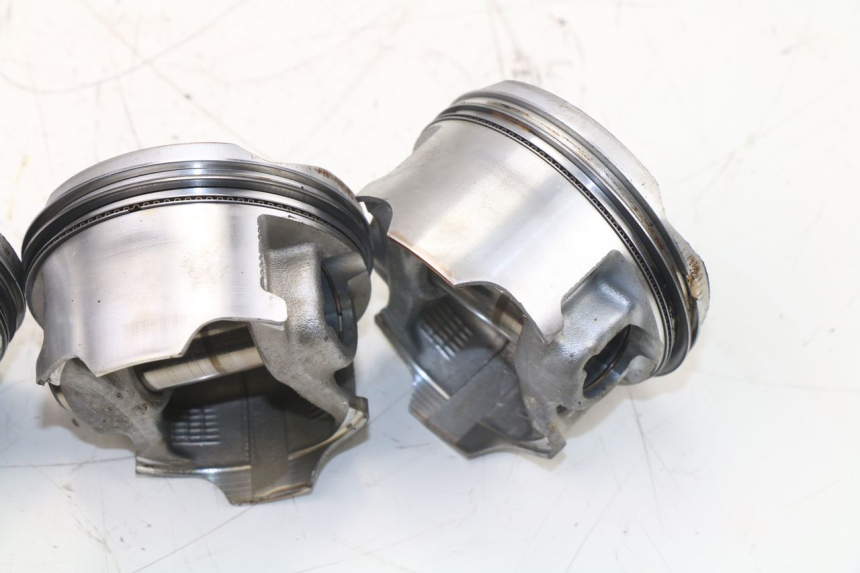 photo de Pistone HONDA CBF N 600 (2004 - 2007)