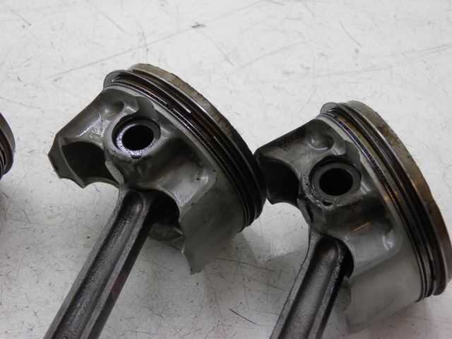 photo de Pistone YAMAHA FJR 1300 (2004 - 2005)