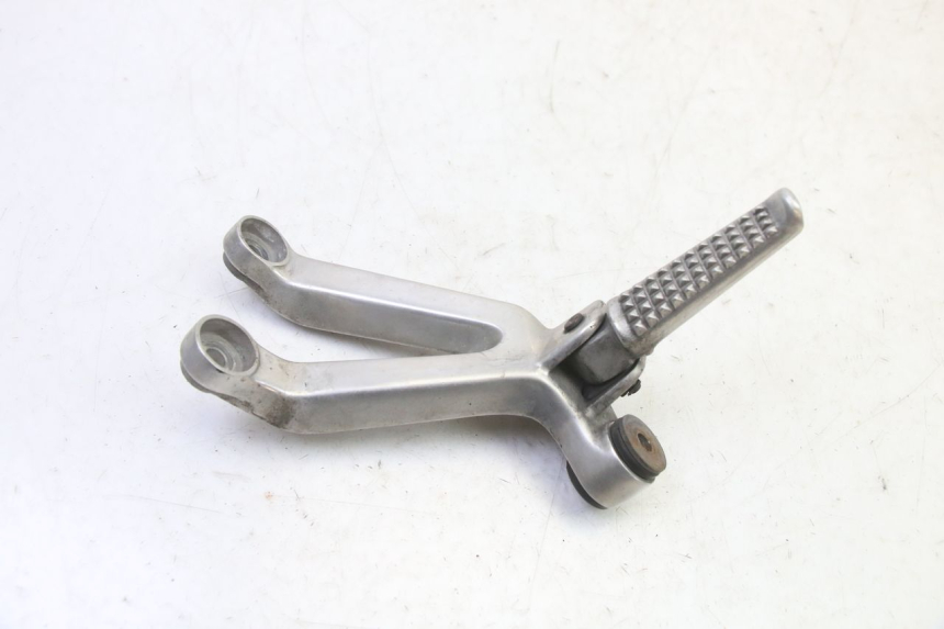 photo de PEDANA POSTERIORE DESTRA SUPPORTO HONDA CBR RR FIREBLADE 900 (1992 - 1994)