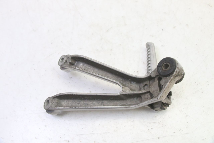 photo de PEDANA POSTERIORE DESTRA SUPPORTO HONDA CBR RR FIREBLADE 900 (1992 - 1994)
