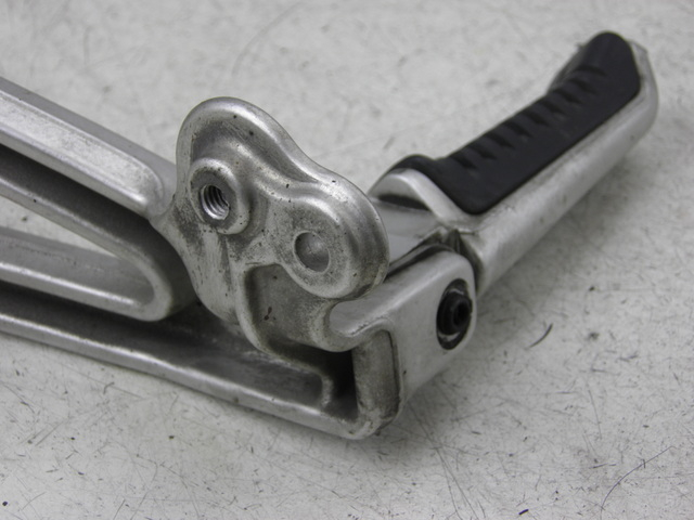 photo de PIASTRA PEDANA POSTERIORE DESTRA DUCATI ST3 ABS 992 (2006 - 2007)