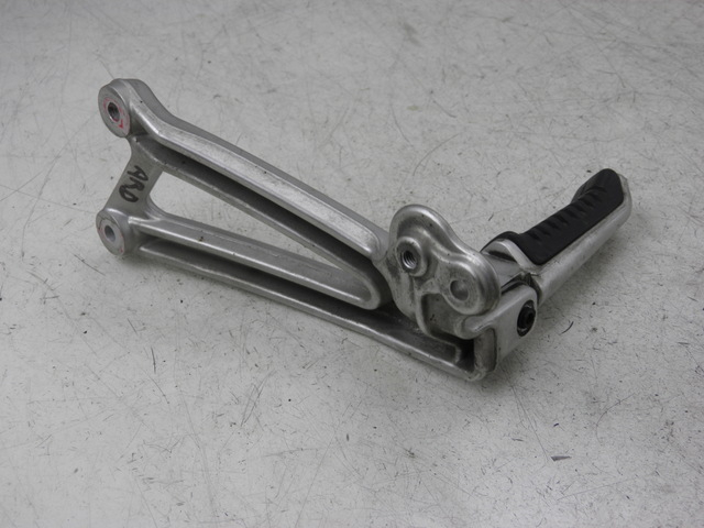 photo de PIASTRA PEDANA POSTERIORE DESTRA DUCATI ST3 ABS 992 (2006 - 2007)