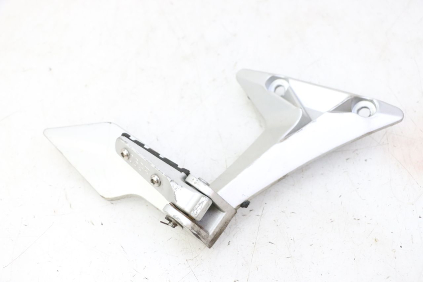 photo de PEDANA POSTERIORE DESTRA SUPPORTO STAHO FH 50 (2018 - 2019)