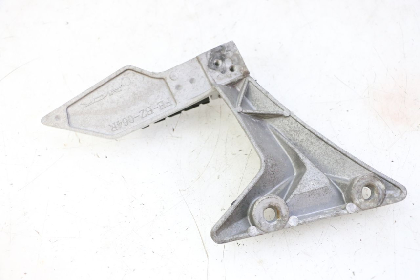 photo de PEDANA POSTERIORE DESTRA SUPPORTO STAHO FH 50 (2018 - 2019)