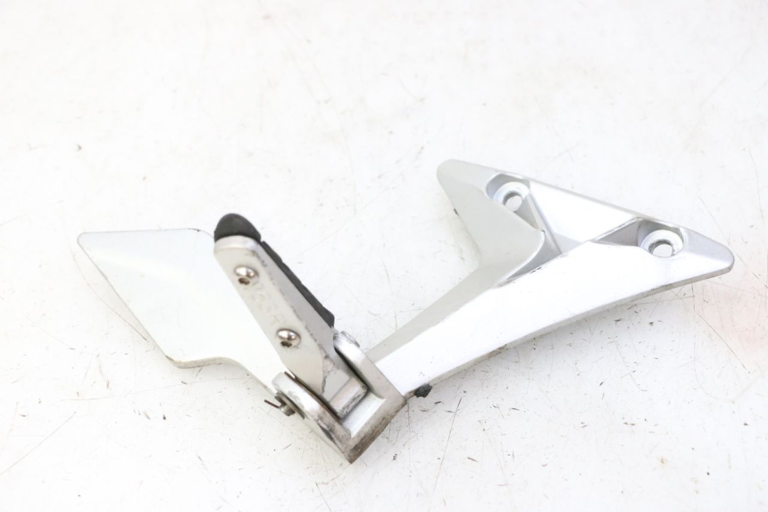 photo de PEDANA POSTERIORE DESTRA SUPPORTO STAHO FH 50 (2018 - 2019)