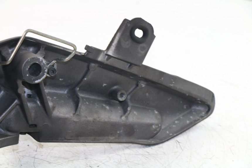 photo de PEDANA POSTERIORE DESTRA SUPPORTO HONDA FJS SILVER WING SILVERWING 400 (2005 - 2008)