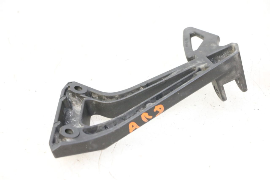 photo de PEDANA POSTERIORE DESTRA SUPPORTO YAMAHA FZ6 FAZER S2 600 (2007 - 2011)