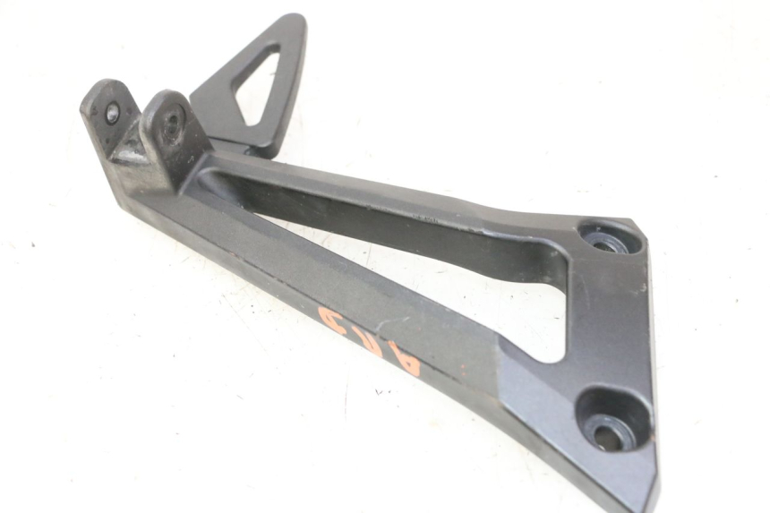 photo de PEDANA POSTERIORE DESTRA SUPPORTO YAMAHA FZ6 FAZER S2 600 (2007 - 2011)