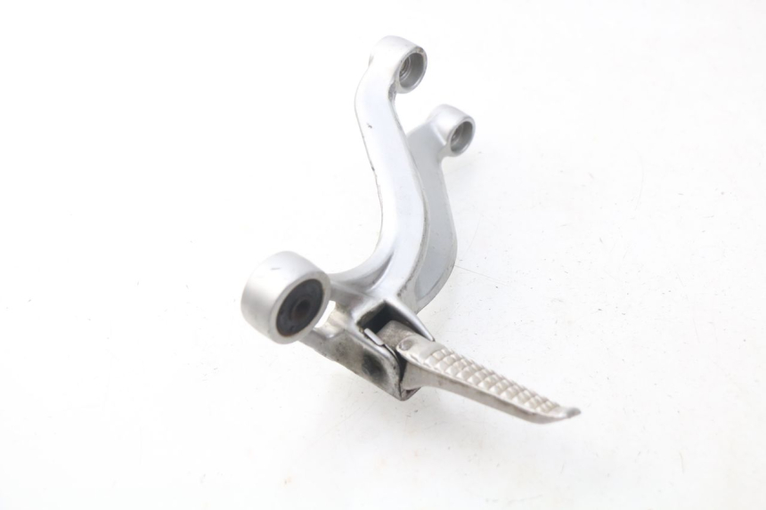 photo de PIASTRA PEDANA POSTERIORE DESTRA SUZUKI GSX-R GSXR 600 (2001 - 2003)