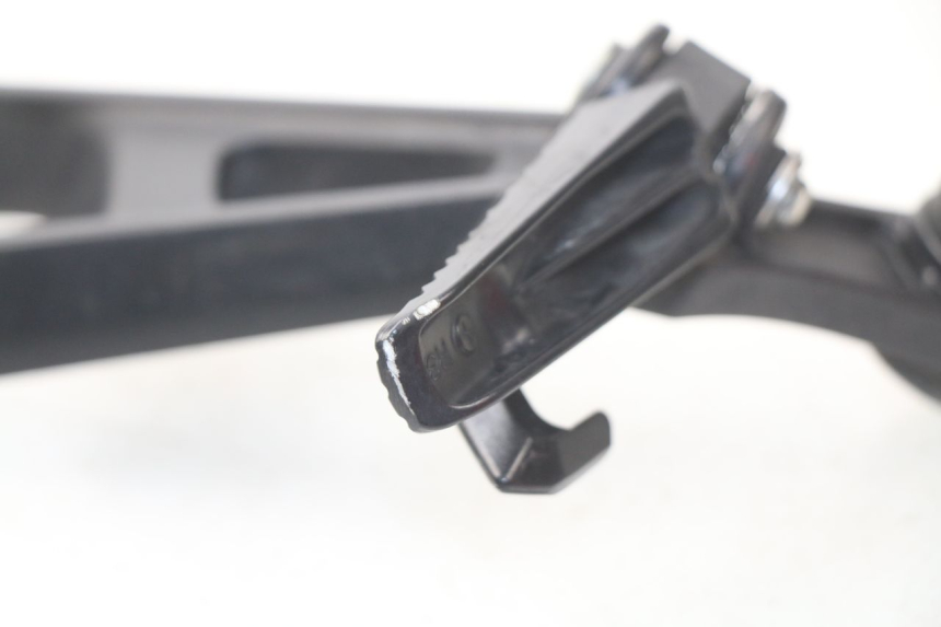 photo de PIASTRA PEDANA POSTERIORE DESTRA SUZUKI GSX-R GSXR K16 1000 (2012 - 2016)