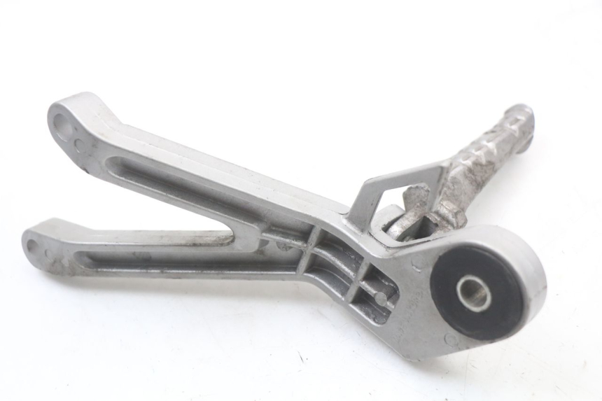 photo de PEDANA POSTERIORE DESTRA SUPPORTO HYOSUNG GTR 125 (2006 - 2008)