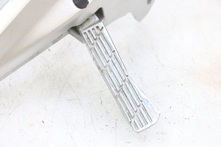 photo de PEDANA POSTERIORE DESTRA SUPPORTO JM MOTORS GTS 125 (2015 - 2019) - Altra angolazione