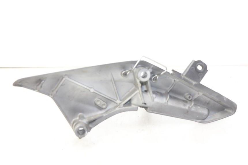 photo de PIASTRA PEDANA POSTERIORE DESTRA HONDA FJS SILVERWING SILVER WING 400 (2009 - 2016)