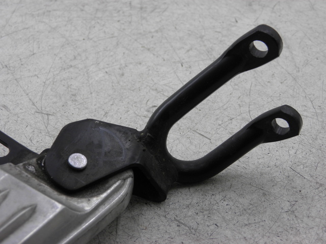 photo de PIASTRA PEDANA POSTERIORE DESTRA HONDA PCX (JF57/JF64) 125 (2014 - 2018)