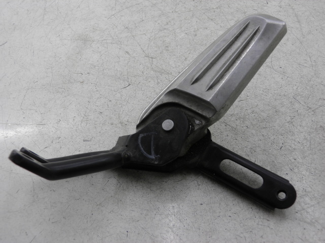photo de PIASTRA PEDANA POSTERIORE DESTRA HONDA PCX (JF57/JF64) 125 (2014 - 2018)