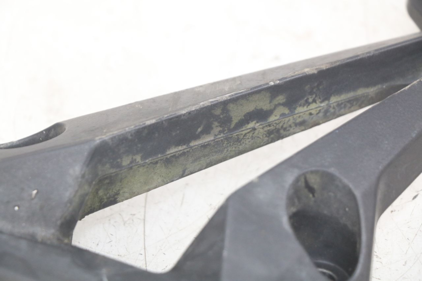photo de PIASTRA PEDANA POSTERIORE DESTRA KAWASAKI Z 750 (2007 - 2013)