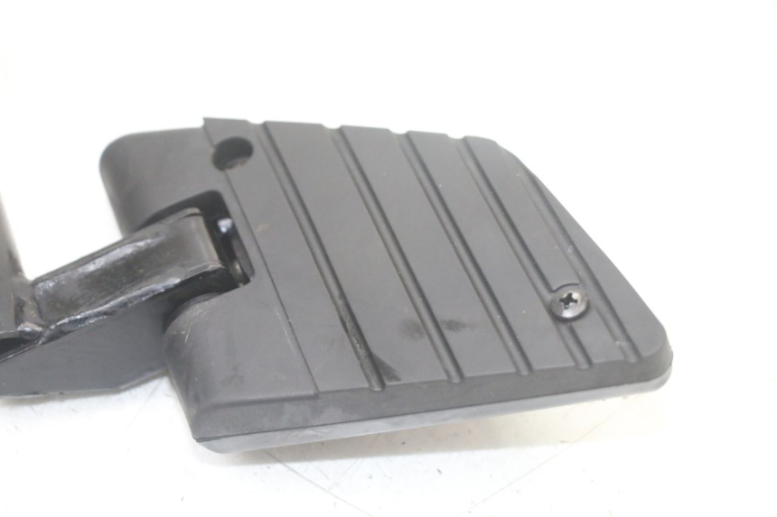 photo de PIASTRA PEDANA POSTERIORE DESTRA KYMCO PEOPLE S 125 (2000 - 2008)
