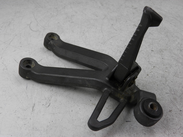 photo de PEDANA POSTERIORE DESTRA SUPPORTO KYMCO QUANNON 125 (2007 - 2014)