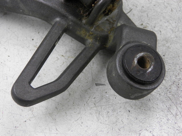 photo de PEDANA POSTERIORE DESTRA SUPPORTO KYMCO QUANNON 125 (2007 - 2014)