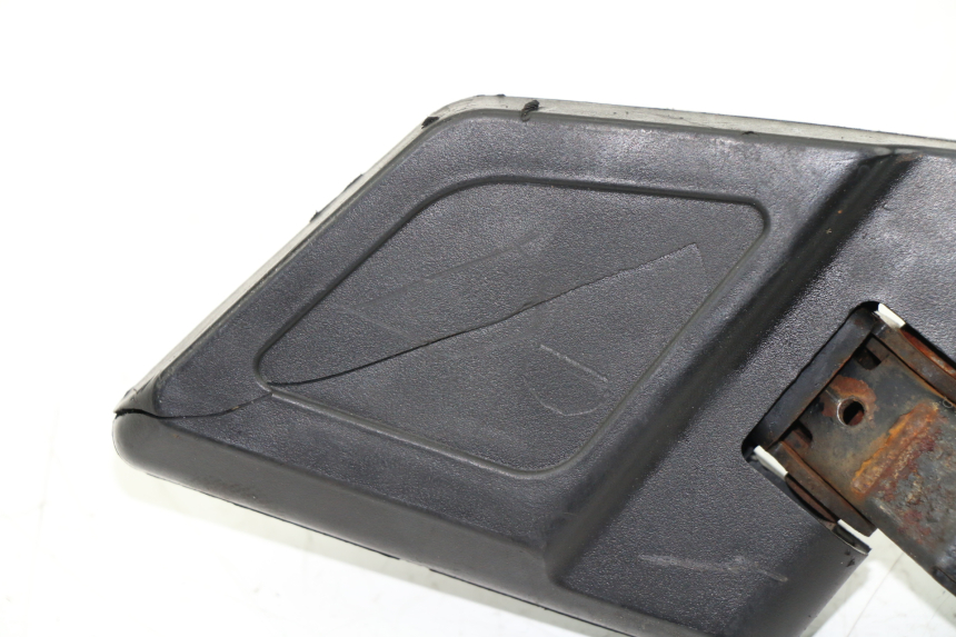 photo de PIASTRA PEDANA POSTERIORE DESTRA KYMCO PEOPLE S 125 (2000 - 2008)