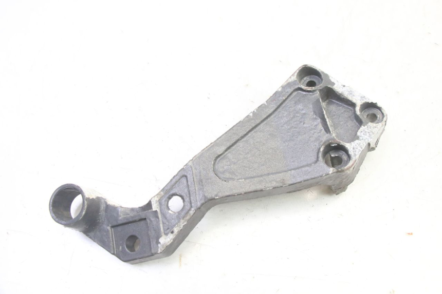 photo de PEDANA POSTERIORE DESTRA SUPPORTO TRIUMPH SPRINT 900 (1995 - 1998)