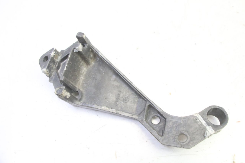 photo de PEDANA POSTERIORE DESTRA SUPPORTO TRIUMPH SPRINT 900 (1995 - 1998)