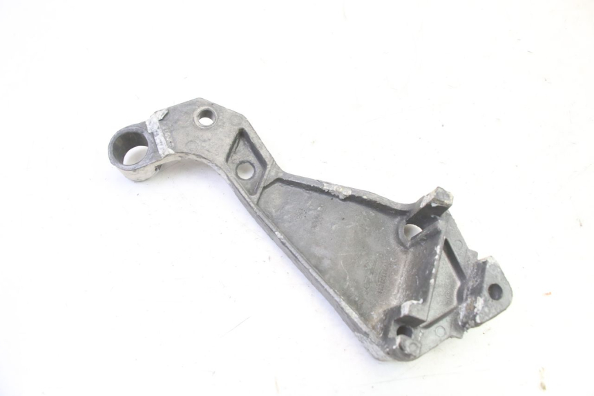 photo de PEDANA POSTERIORE DESTRA SUPPORTO TRIUMPH SPRINT 900 (1995 - 1998)