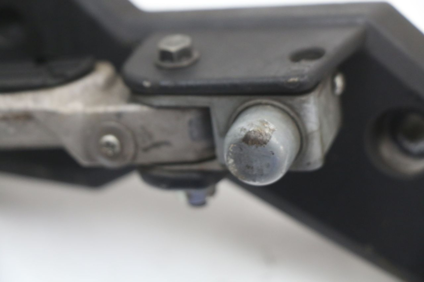 photo de PEDANA POSTERIORE DESTRA SUPPORTO KYMCO SUPER 8 4T 50 (2021 - 2024)