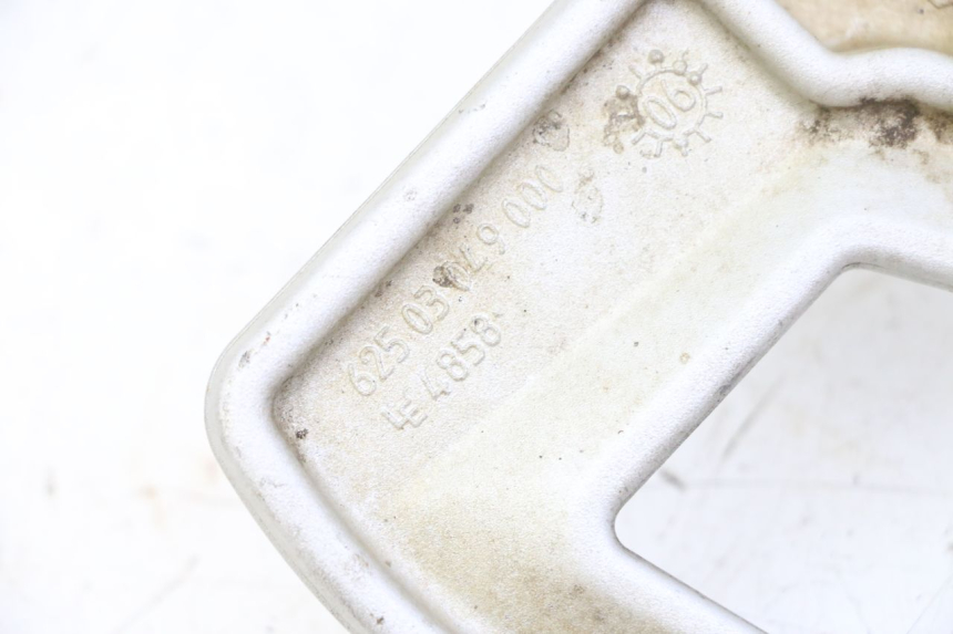 photo de PEDANA POSTERIORE DESTRA SUPPORTO KTM SUPERENDURO R 950 (2005 - 2009)