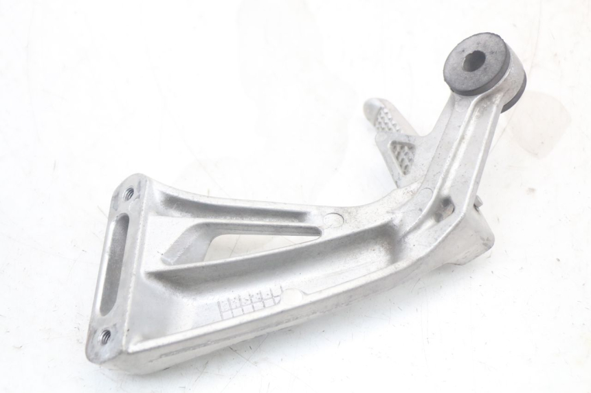 photo de PIASTRA PEDANA POSTERIORE DESTRA SUZUKI SV N 650 (1999 - 2002)