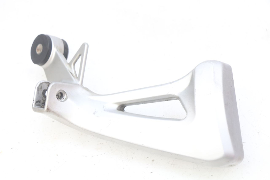 photo de PIASTRA PEDANA POSTERIORE DESTRA SUZUKI SV N 650 (1999 - 2002)